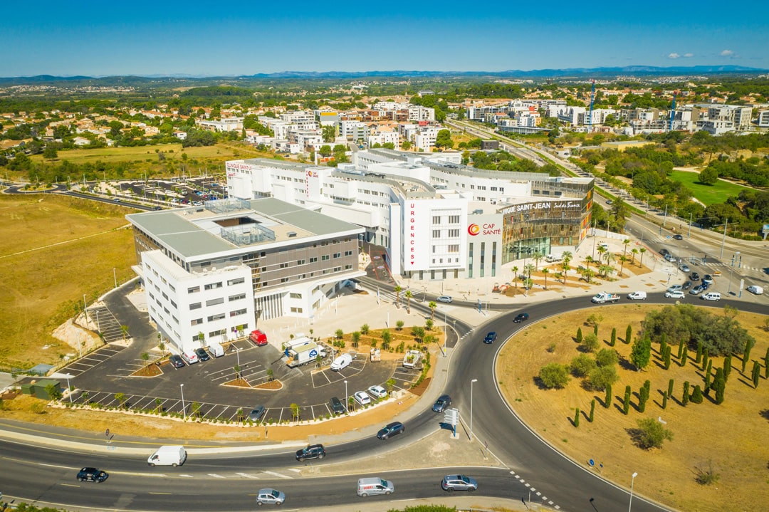 Vue aérienne du pôle de consultations de la Clinique Saint Jean